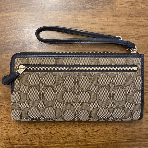 Coach Wristlet Signature Canvas - Picture 3 of 5